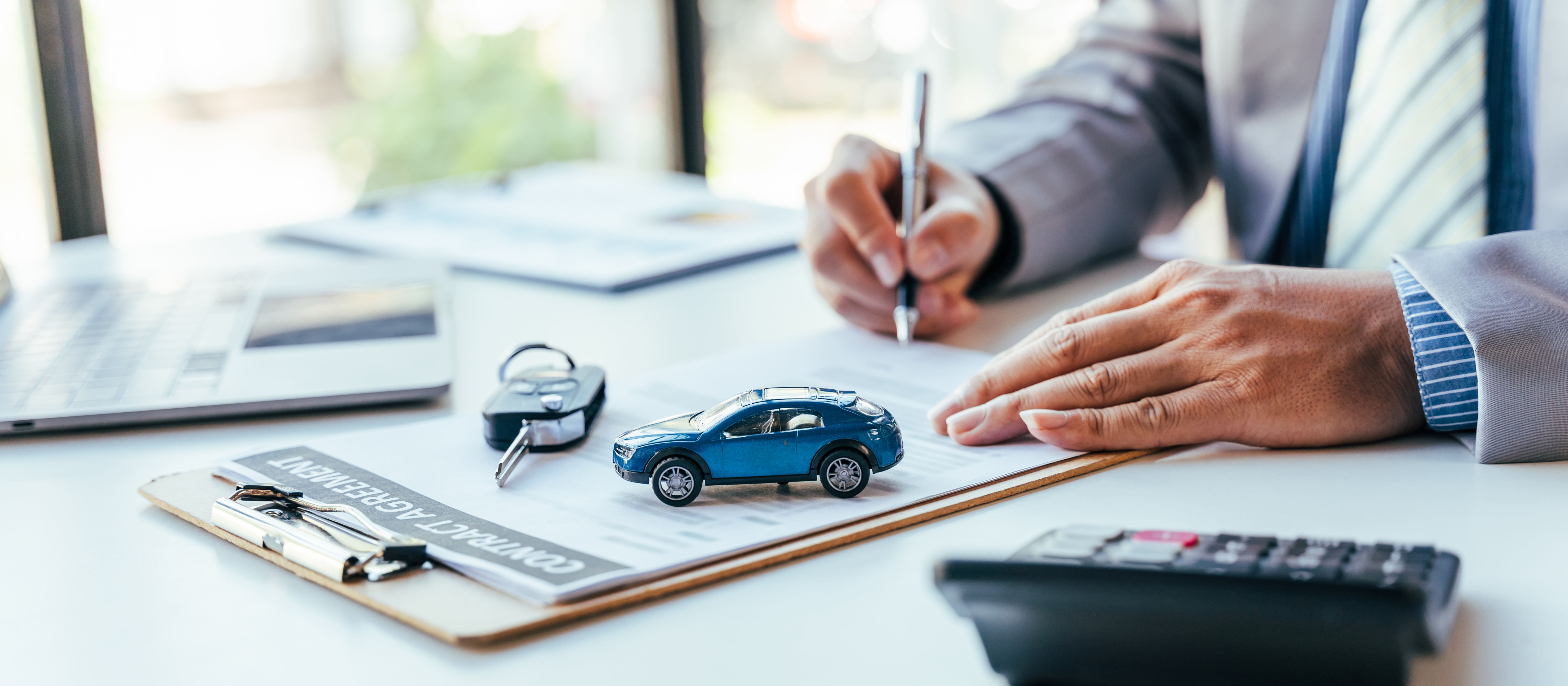 Signing an insurance agreement